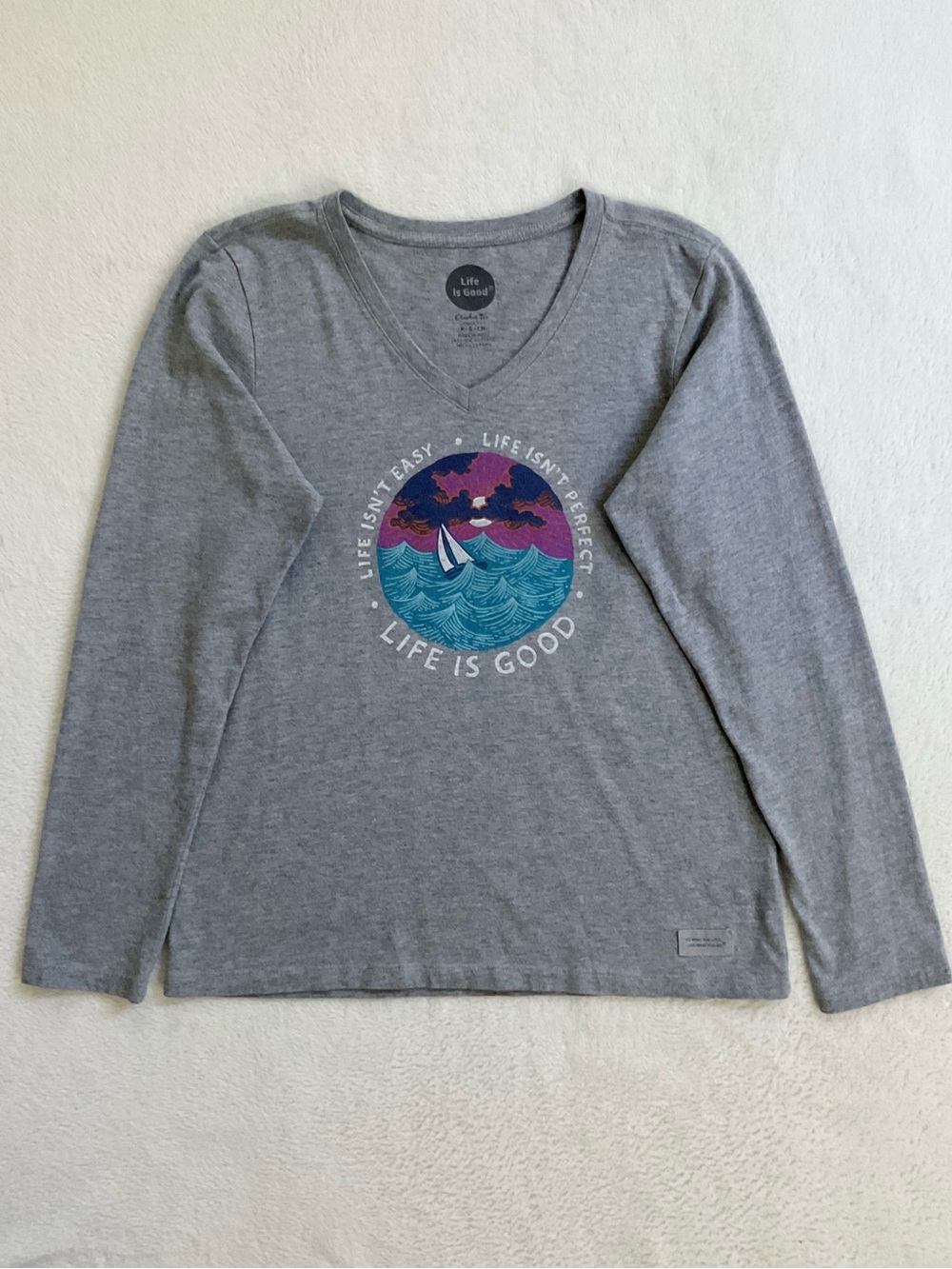 Life is Good Women’s Small Crusher Tee Sailboat Long Sleeve V-Neck Gray